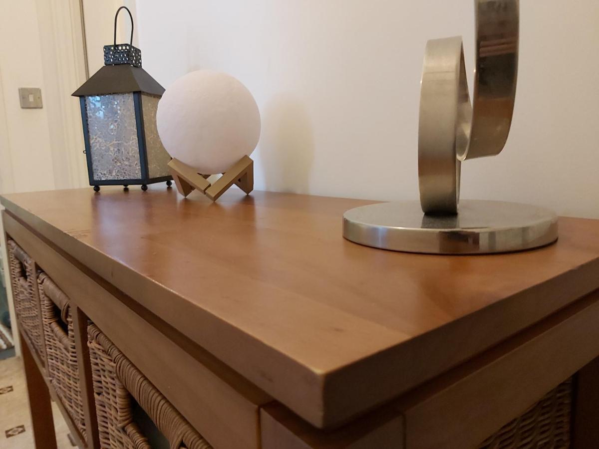 Sheffield City Centre , Free Wifi & Parking - Private Room - Shared House Buitenkant foto
