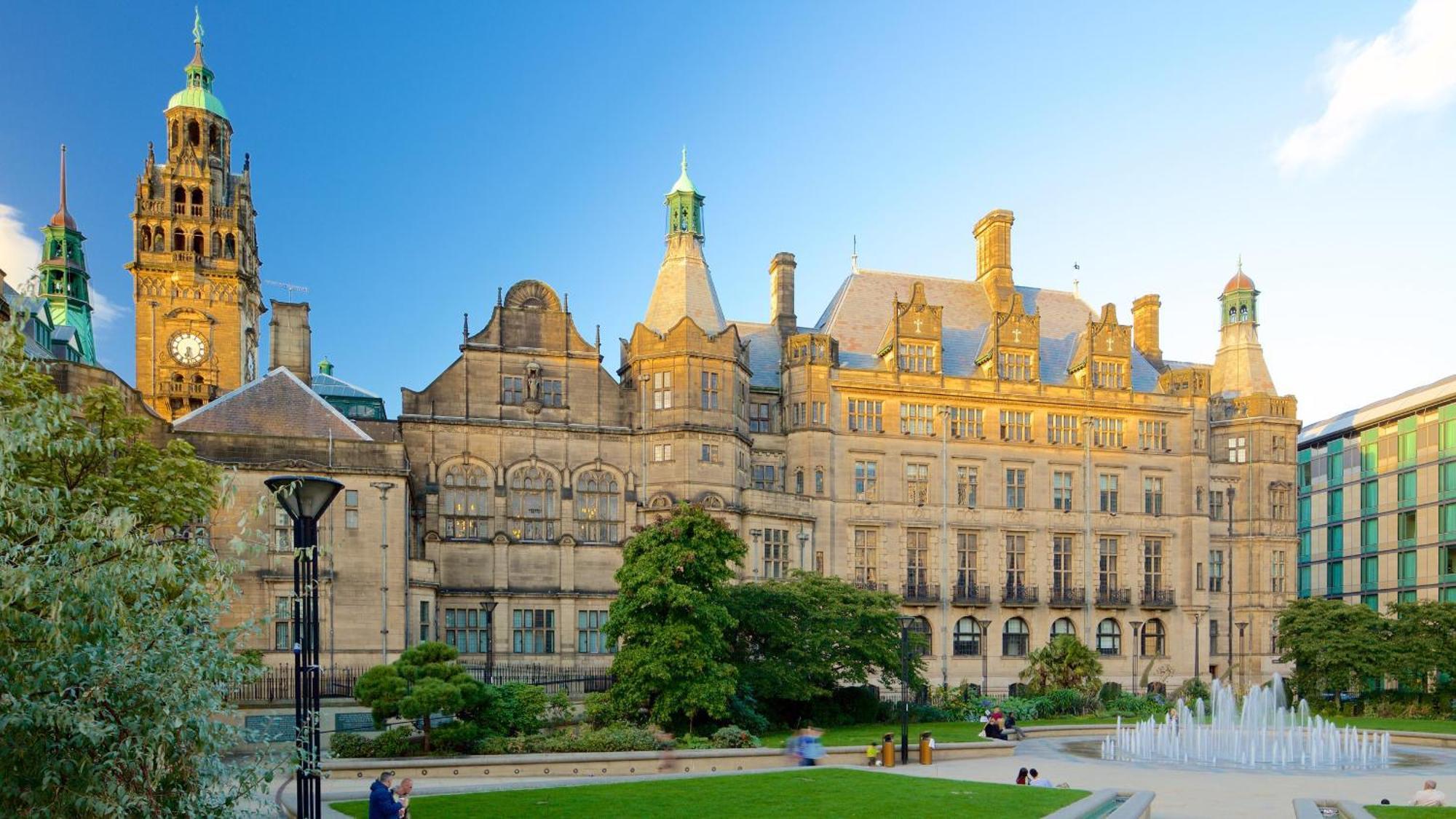 Sheffield City Centre , Free Wifi & Parking - Private Room - Shared House Buitenkant foto